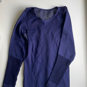 Alala, navy, long sleeve top, mesh, seamless, Size S. Athleisure.